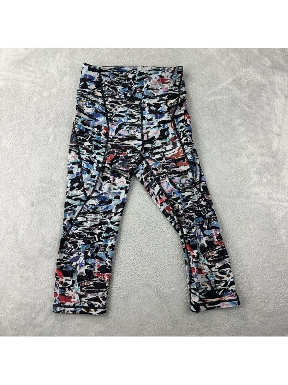 Lululemon Break Free Crop (Nulux 17") Women's Size 6 Culture Clash Starligh